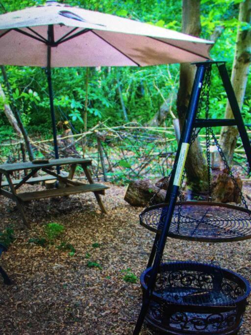 Cosy Woodland Romantic Retreat With Log Fires And Nature Sturry Exterior foto